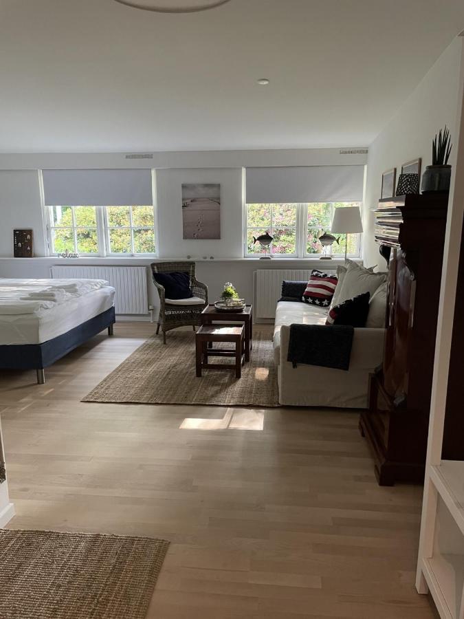 Trouville Bed & Breakfast Hornbæk Exteriör bild